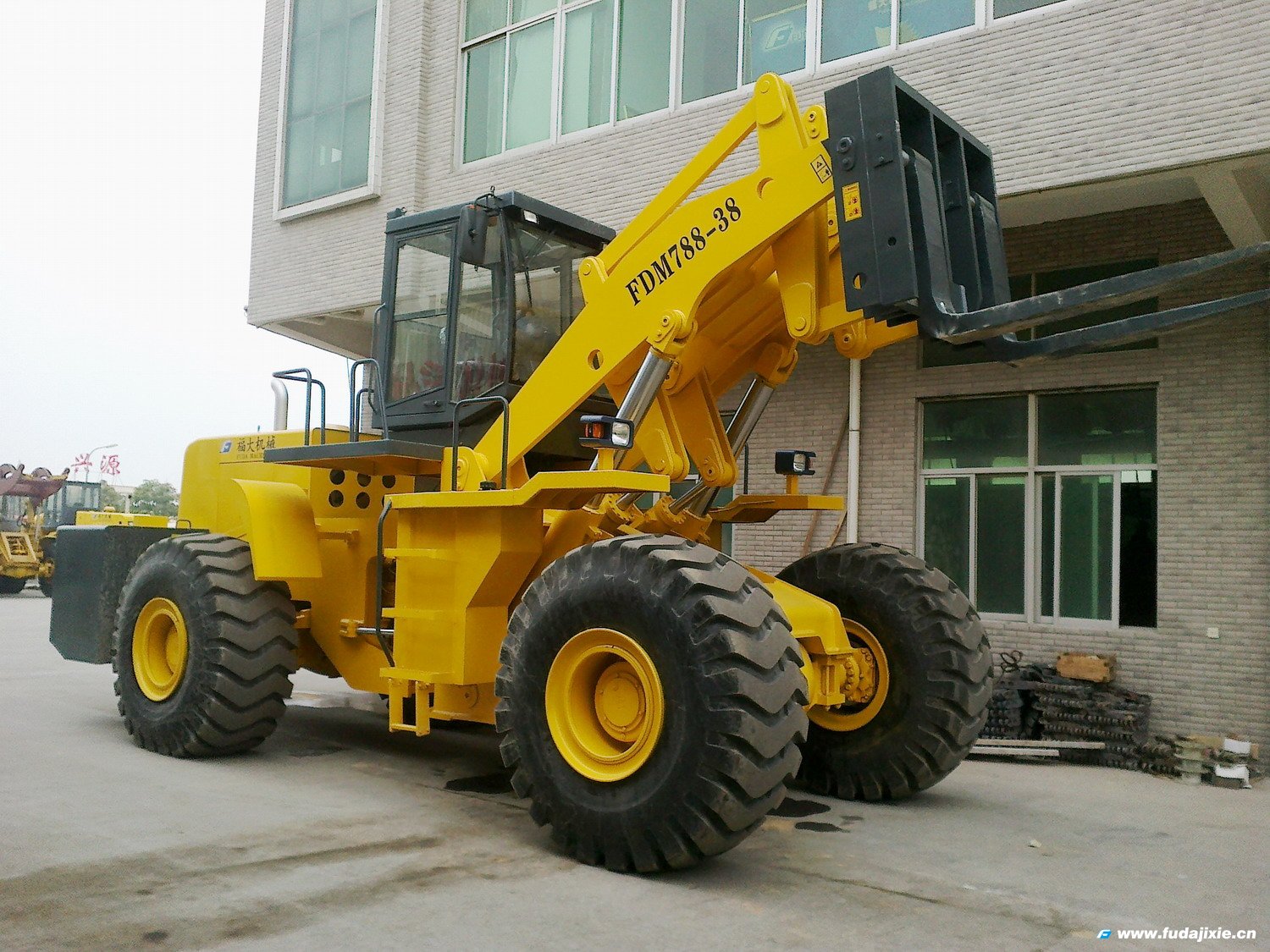 leyu·乐鱼(中国)官方网站38吨叉装车FDM788-38